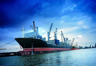 浦东港口吞吐量平衡增长